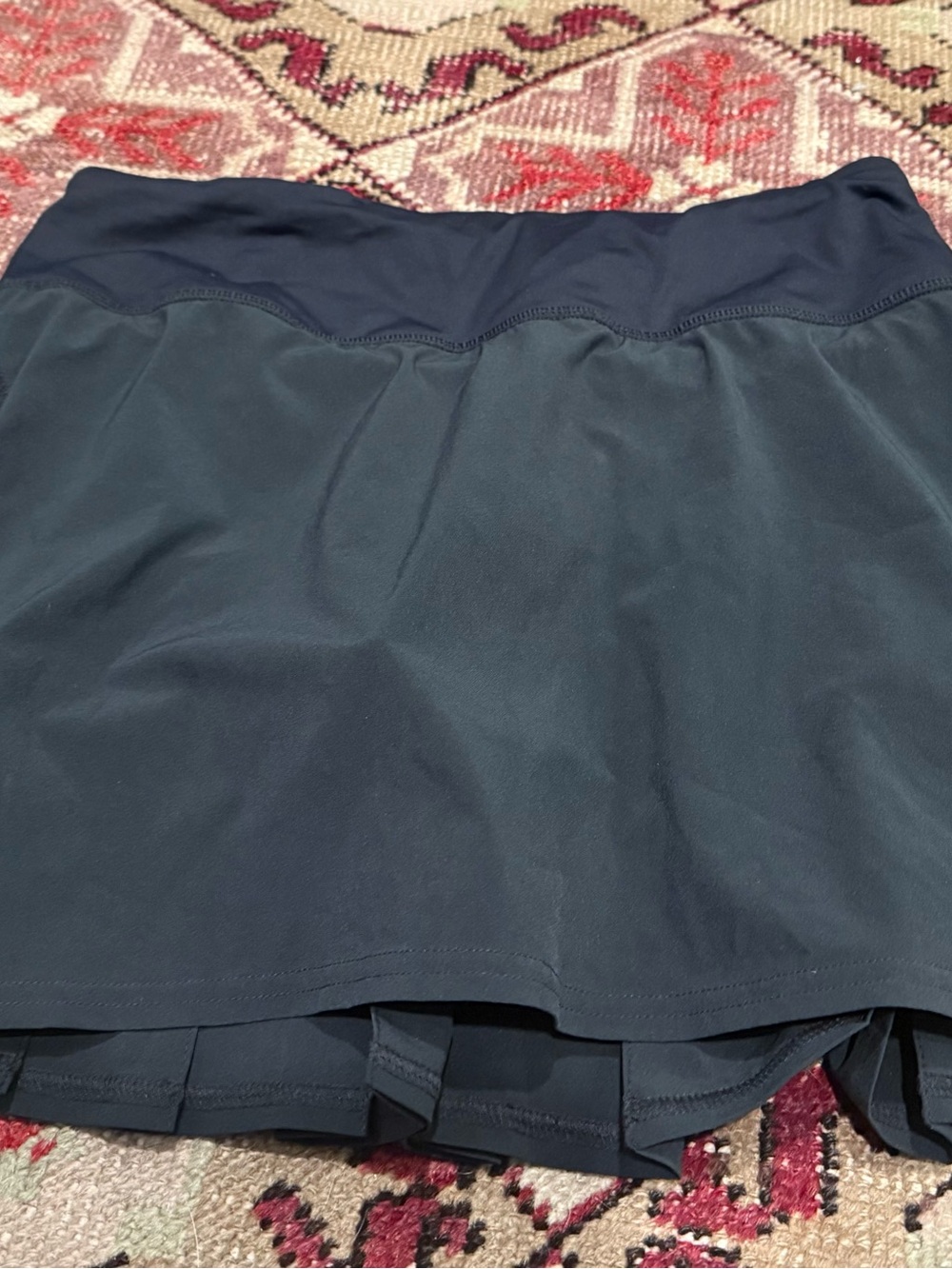 Lululemon black Circuit breaker skirt sz 4 tall, like new!